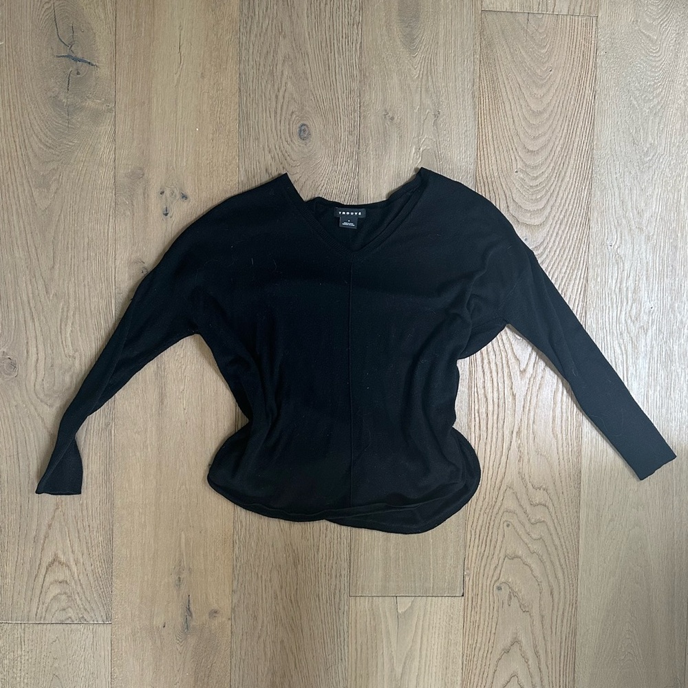 Trouve Black V-Neck Light Pullover Sweater